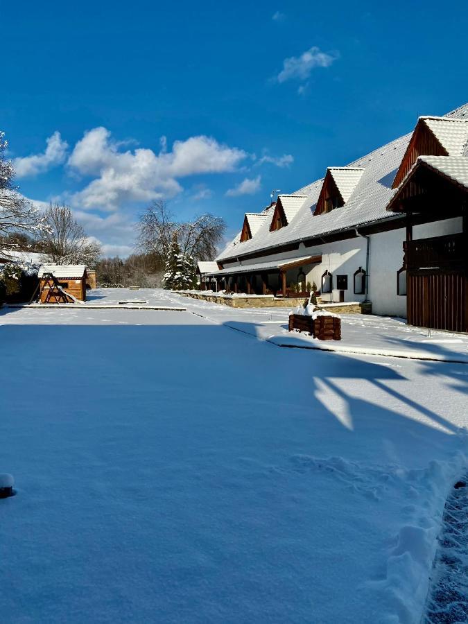 Hotel Jiricna Сушице Экстерьер фото