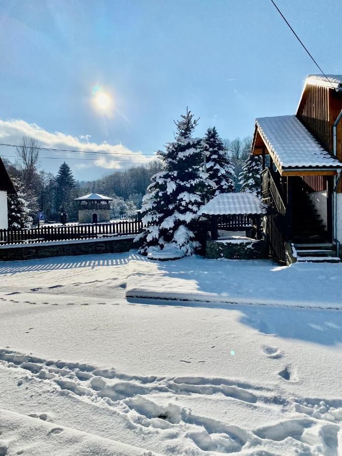Hotel Jiricna Сушице Экстерьер фото