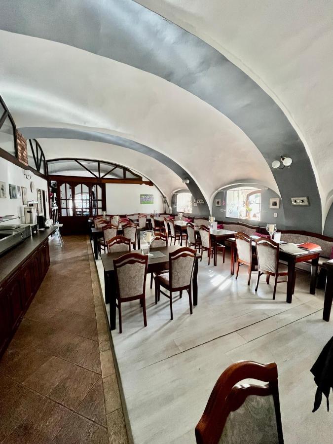 Hotel Jiricna Сушице Экстерьер фото