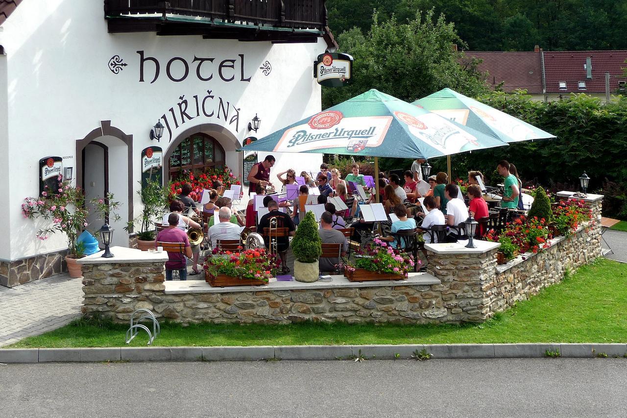 Hotel Jiricna Сушице Экстерьер фото