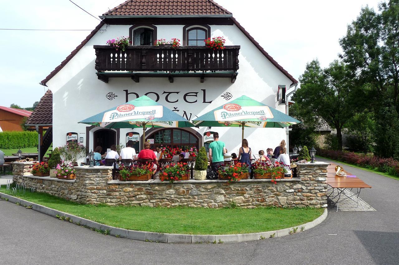 Hotel Jiricna Сушице Экстерьер фото